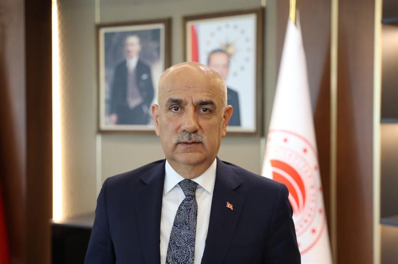 BAKAN KİRİŞCİ: “SU KAYNAKLARININ BÜTÜNCÜL HAVZA YÖNETİMİYLE KORUNMASINI HEDEFLİYORUZ”
